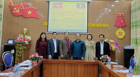 Tiếp nhận và bàn giao lưu học sinh nước CHDCND Lào  học tiếng Việt tại tỉnh Điện Biên năm học 2022-2023