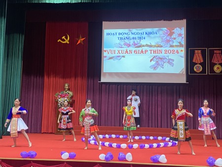 NGOẠI KHÓA “TÌM HIỂU VỀ TẾT CỐ TRUYỀN CỦA DÂN TỘC”