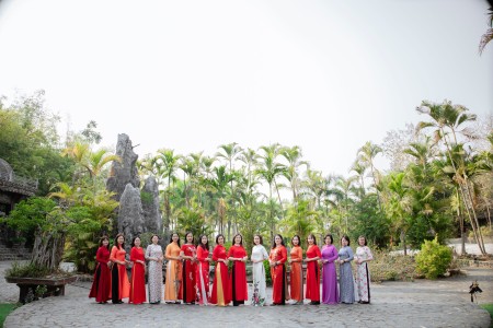 NỮ CÁN BỘ, GIÁO VIÊN, NHÂN VIÊN TRUNG TÂM GDTX TỈNH SÔI NỔI VỚI CÁC HOẠT ĐỘNG CHÀO MỪNG NGÀY QUỐC TẾ PHỤ NỮ