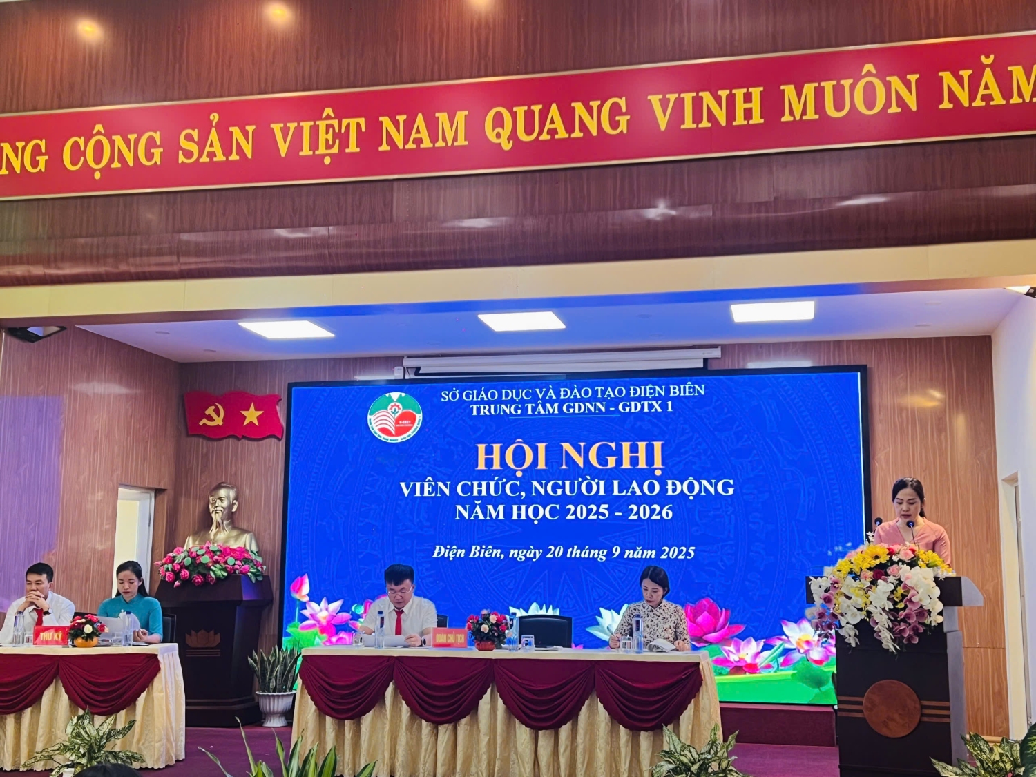 Đc Phạm Thúy, Giám đốc TT thông qua BC