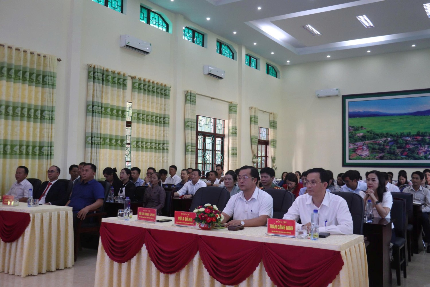 LHS Lào Khai giảng (ảnh toàn cảnh)