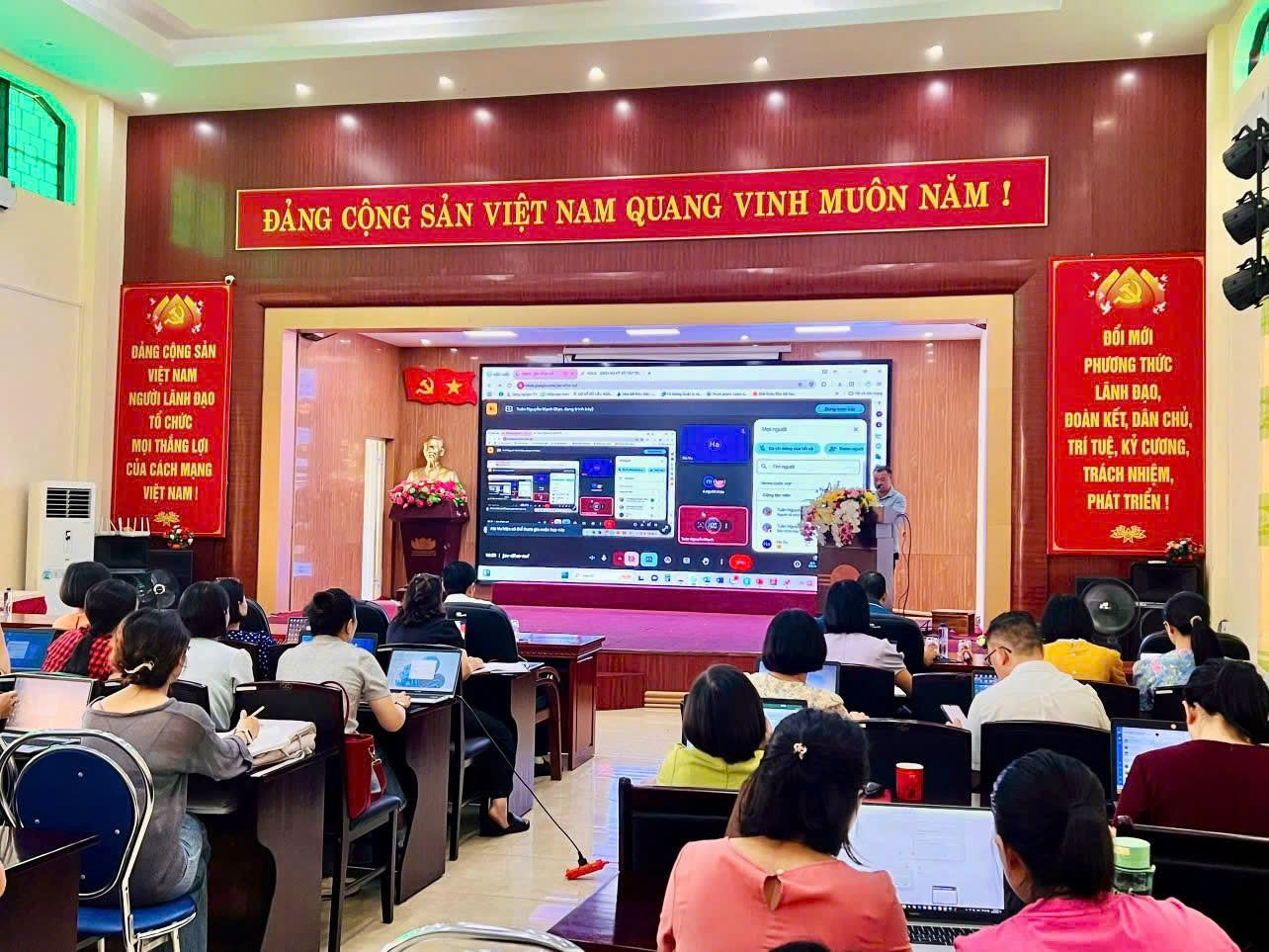 Nâng cao năng lực số (3)