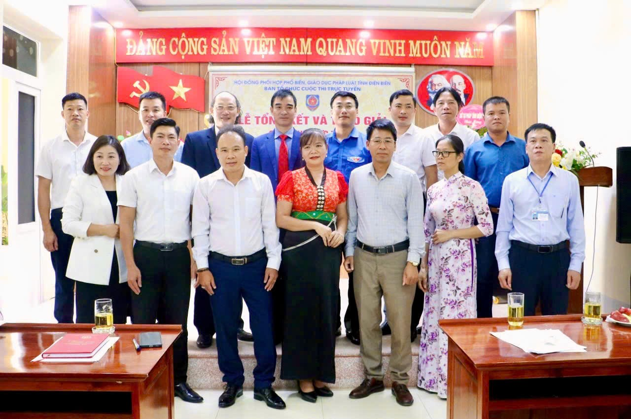 Cuộc thi Tìm hiểu pháp luật (4)